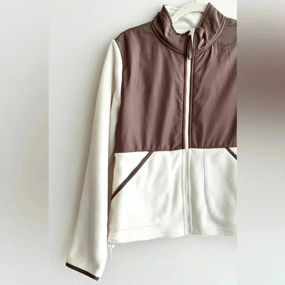 BearPaw Outdoors Polar Fleece Zip Up Jacket, Taupe/Cream, Size Medium - Picture 5 of 16